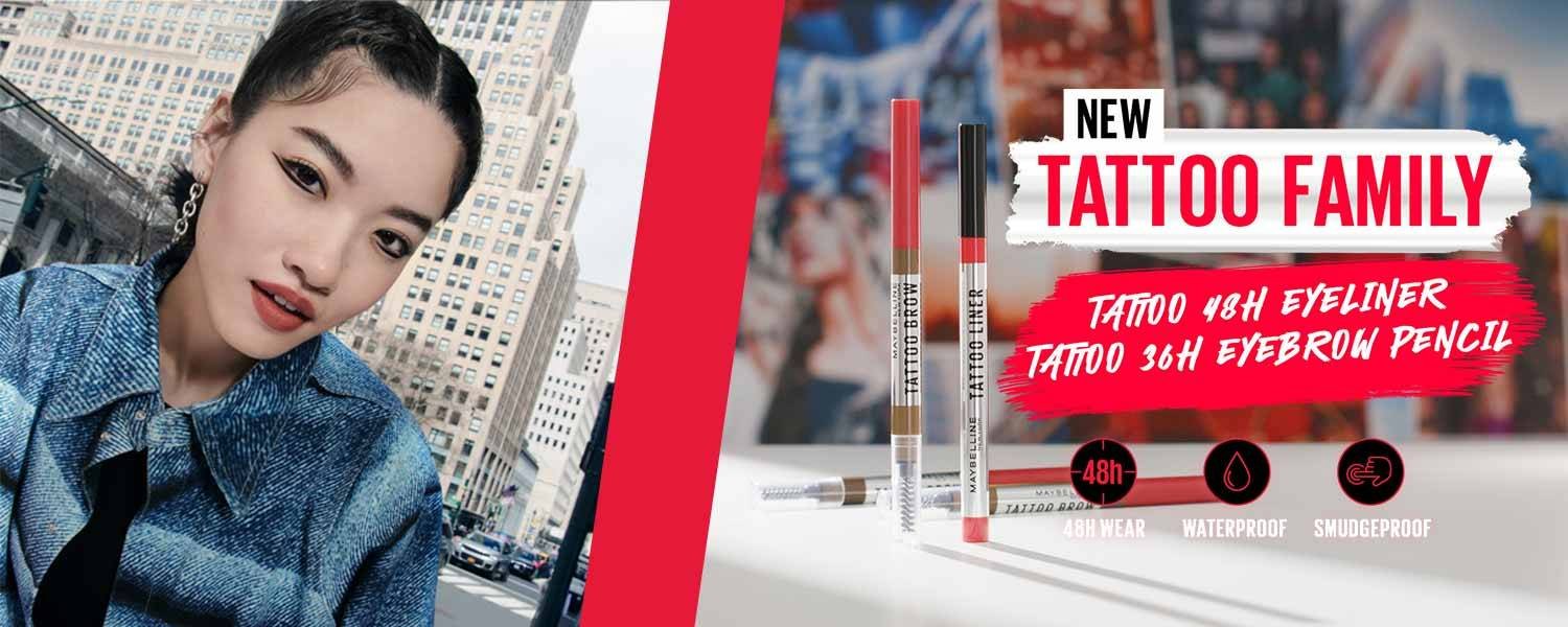 Video Colossal Maybelline banner image - close up of mascara being applied on Eyelashes